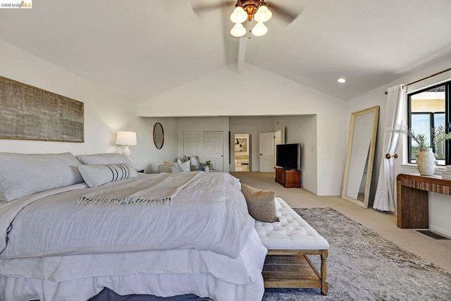5800 Alderbrook Ct, Castro Valley, CA 94552