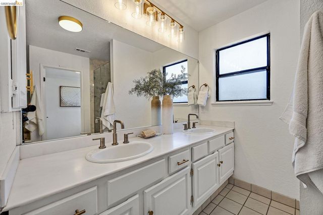 5800 Alderbrook Ct, Castro Valley, CA 94552