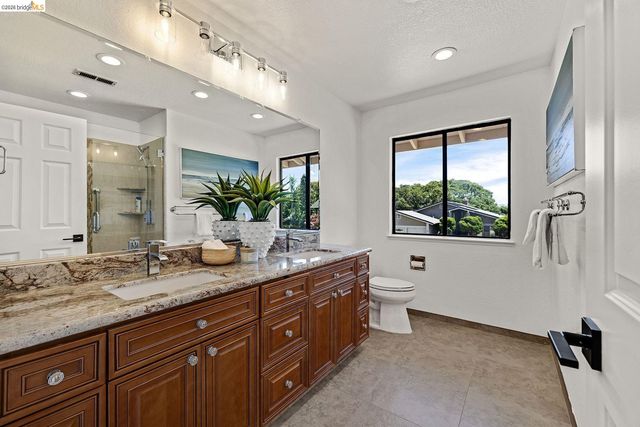 5800 Alderbrook Ct, Castro Valley, CA 94552