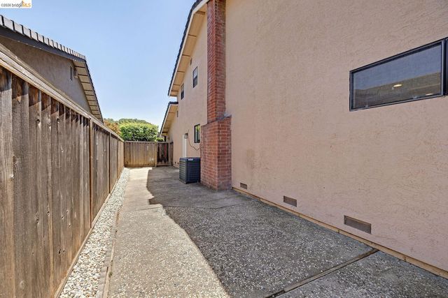 5800 Alderbrook Ct, Castro Valley, CA 94552