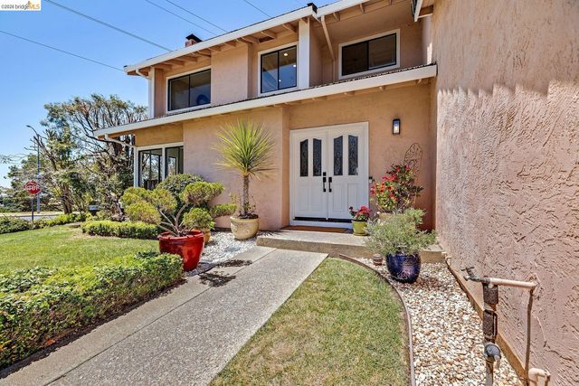 5800 Alderbrook Ct, Castro Valley, CA 94552