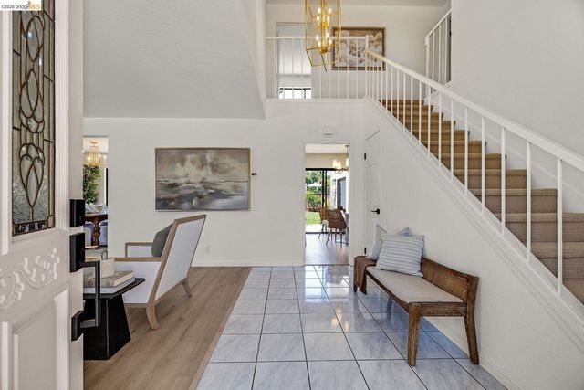 5800 Alderbrook Ct, Castro Valley, CA 94552
