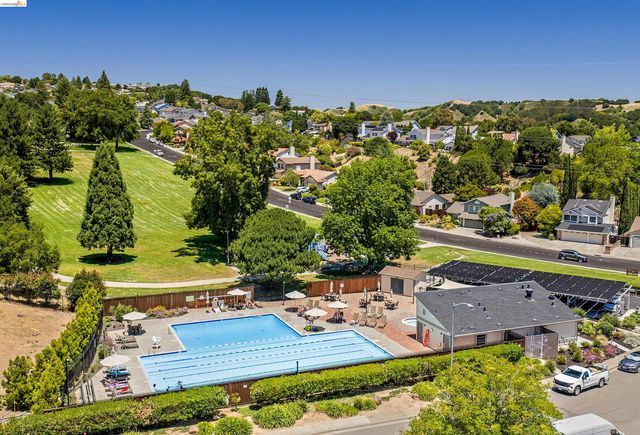 5800 Alderbrook Ct, Castro Valley, CA 94552