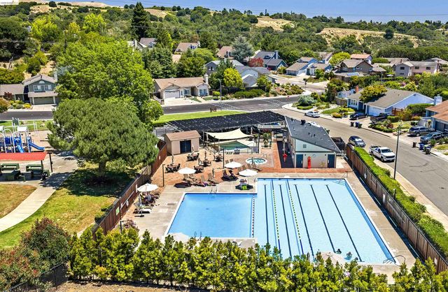 5800 Alderbrook Ct, Castro Valley, CA 94552