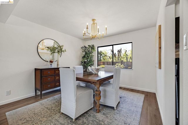 5800 Alderbrook Ct, Castro Valley, CA 94552