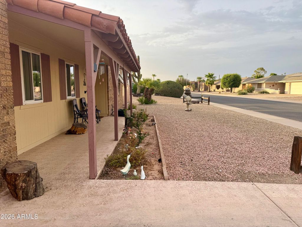 14618 N SHIPROCK Drive, Sun City, AZ 85351 — photo 2
