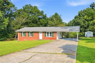 1465 E Highpoint Drive, Douglasville, GA 30134