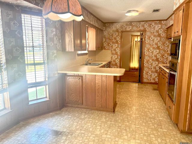 1847 Stonewood Dr, Baton Rouge, LA 70808