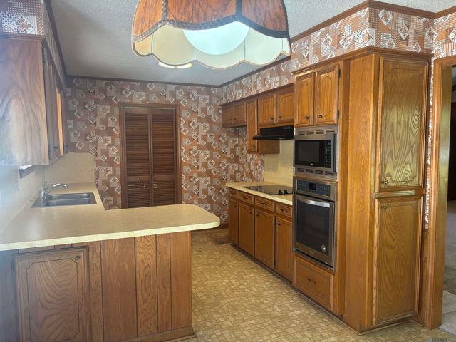 1847 Stonewood Dr, Baton Rouge, LA 70808