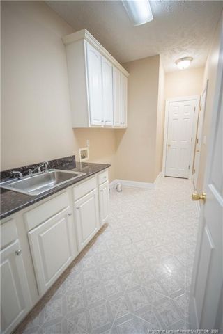 6826 Surrey Road, Fayetteville, NC 28306
