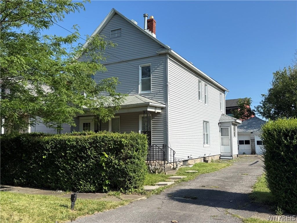 1246 Calumet Avenue, Niagara Falls, NY 14305