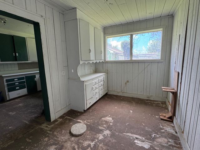 401 Pine Bluff Street, Paris, TX 75460