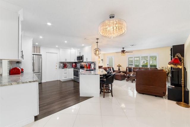 2107 SW 22nd Street, Boynton Beach, FL 33426
