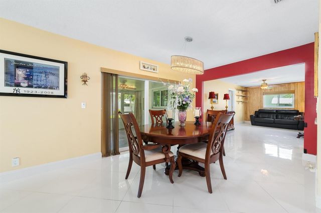 2107 SW 22nd Street, Boynton Beach, FL 33426
