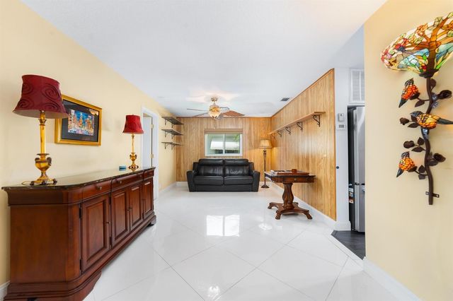 2107 SW 22nd Street, Boynton Beach, FL 33426