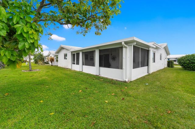 2107 SW 22nd Street, Boynton Beach, FL 33426