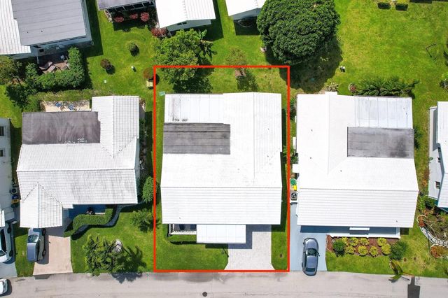 2107 SW 22nd Street, Boynton Beach, FL 33426