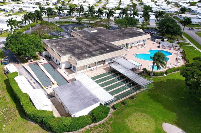 2107 SW 22nd Street, Boynton Beach, FL 33426