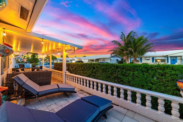 2107 SW 22nd Street, Boynton Beach, FL 33426