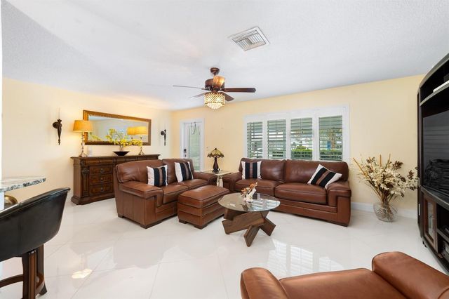 2107 SW 22nd Street, Boynton Beach, FL 33426