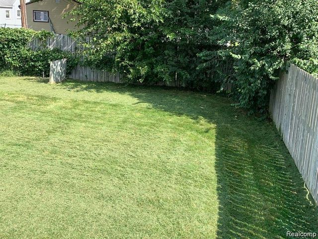 7428 Deering Street, Westland, MI 48185