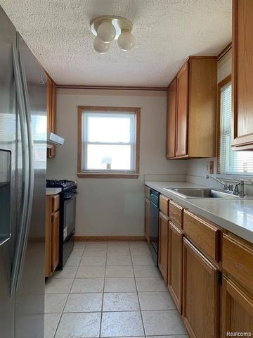 7428 Deering Street, Westland, MI 48185