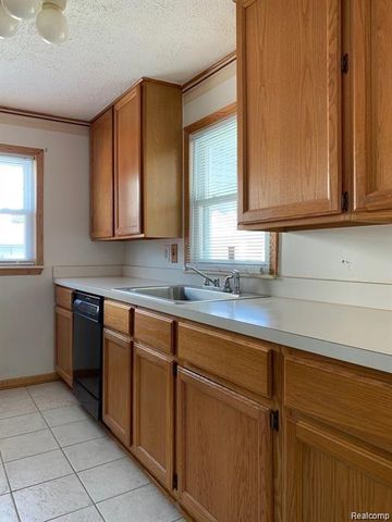 7428 Deering Street, Westland, MI 48185