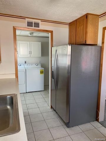 7428 Deering Street, Westland, MI 48185