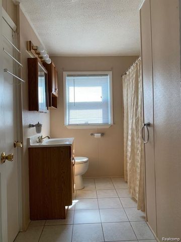 7428 Deering Street, Westland, MI 48185