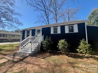 922 Ambassador Street, Charlotte, NC 28208