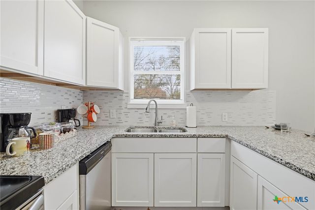 230 Thompson Place, San Antonio, TX 78225