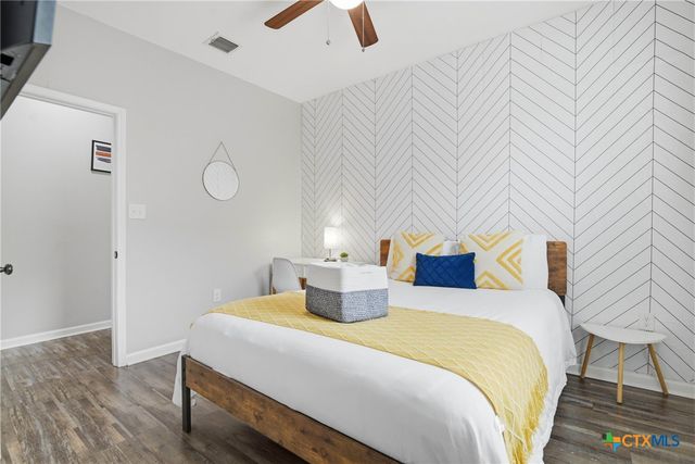 230 Thompson Place, San Antonio, TX 78225
