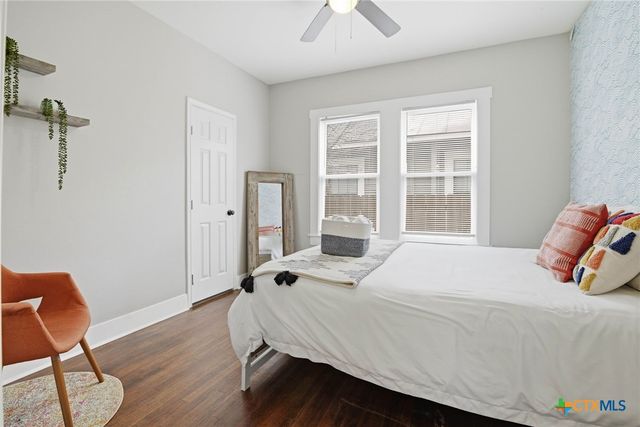 230 Thompson Place, San Antonio, TX 78225
