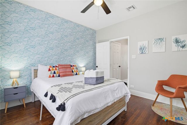 230 Thompson Place, San Antonio, TX 78225