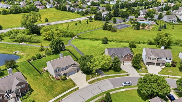 9080 N Falling Waters Drive, Mccordsville, IN 46055