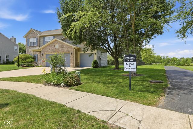 9080 N Falling Waters Drive, Mccordsville, IN 46055