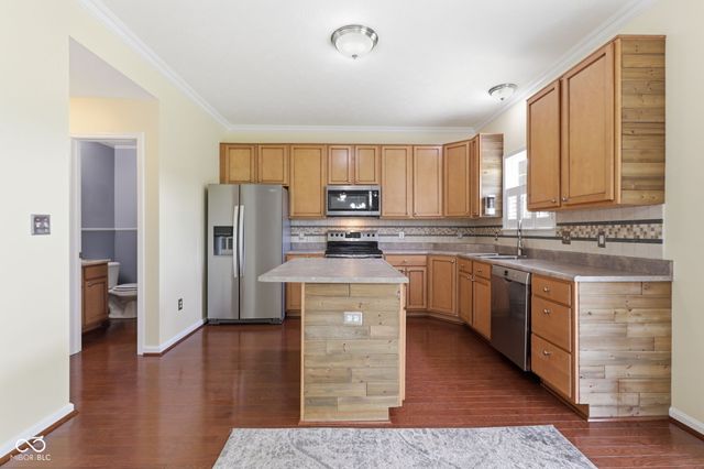 9080 N Falling Waters Drive, Mccordsville, IN 46055