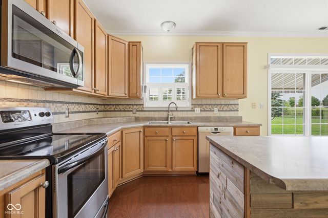 9080 N Falling Waters Drive, Mccordsville, IN 46055