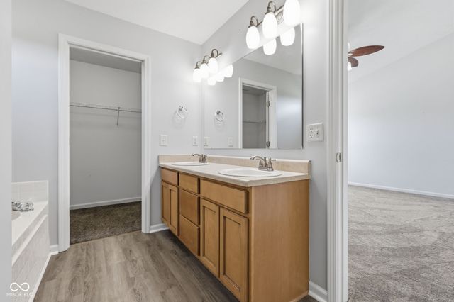9080 N Falling Waters Drive, Mccordsville, IN 46055