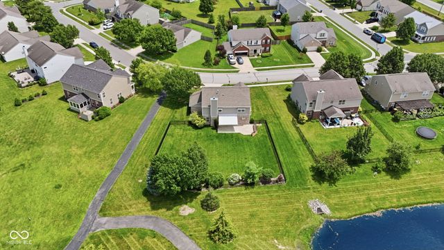 9080 N Falling Waters Drive, Mccordsville, IN 46055