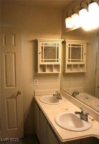 9524 Kelly Creek Avenue, Las Vegas, NV 89129