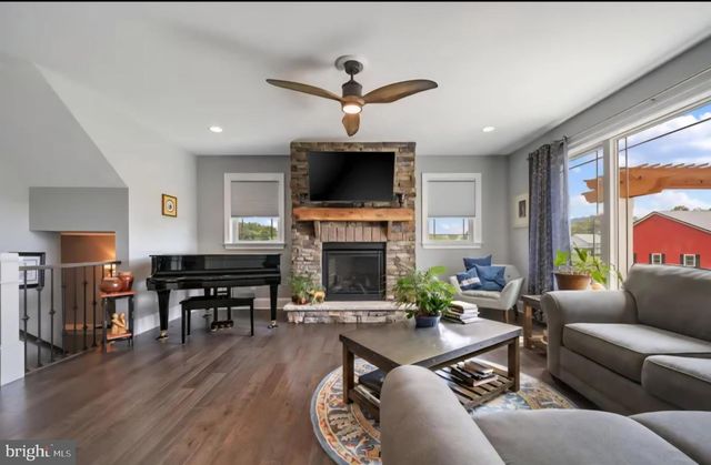 143 PEARSONS CORNER RD, Hartly, DE 19953