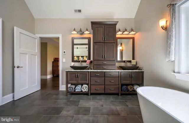 143 PEARSONS CORNER RD, Hartly, DE 19953