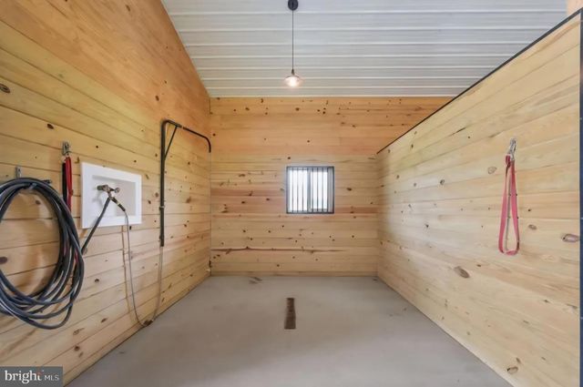 143 PEARSONS CORNER RD, Hartly, DE 19953