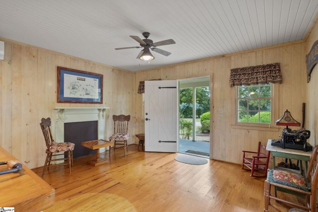 10490 New Cut Road, Campobello, SC 29322