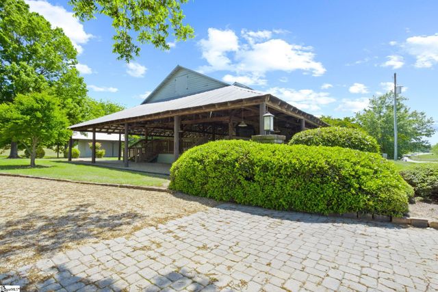 10490 New Cut Road, Campobello, SC 29322