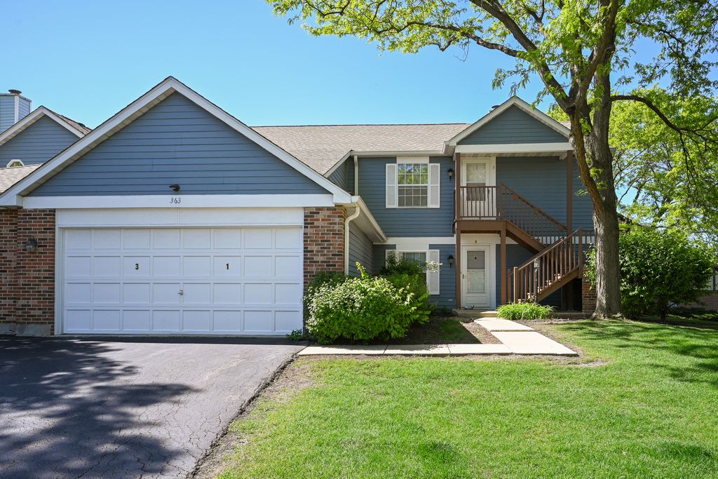 363 Pembroke Lane 3, Glen Ellyn, IL 60137