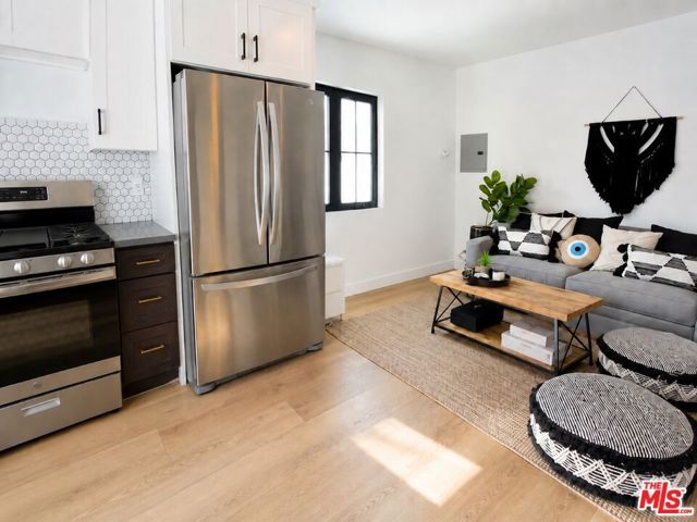 6207 Babcock Avenue, North Hollywood (los Angeles), CA 91606