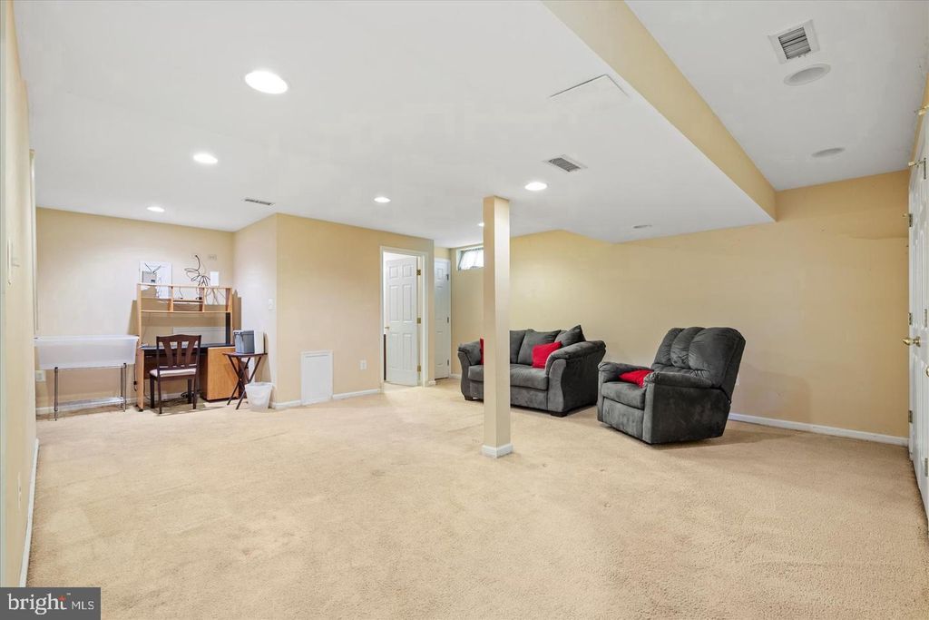 1809 FALLSTAFF CT, Eldersburg, MD 21784