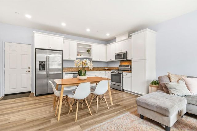 2754 Silver Medal Rd 5, Chula Vista, CA 91915